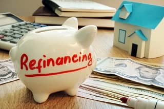 refinance-piggybank