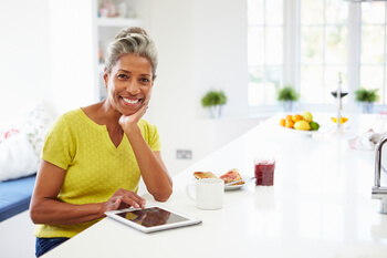 mature-woman-kitchen